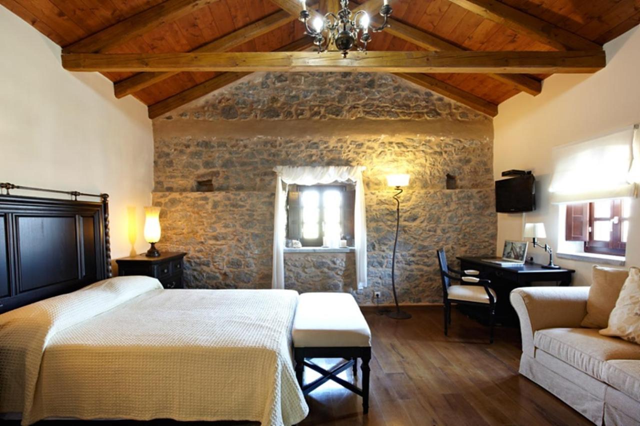 Petritis Guesthouse Oitylo Exterior photo