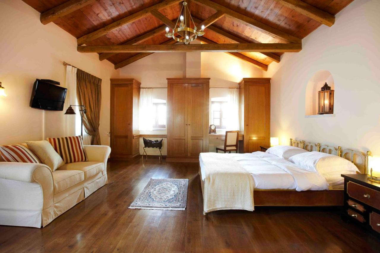 Petritis Guesthouse Oitylo Exterior photo