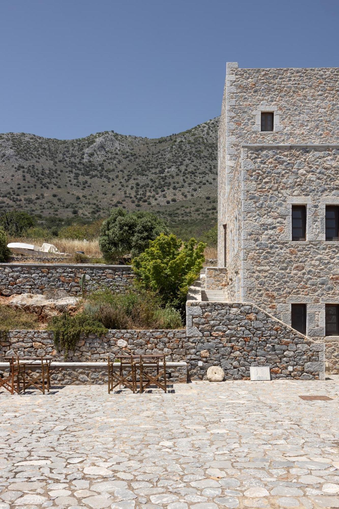 Petritis Guesthouse Oitylo Exterior photo