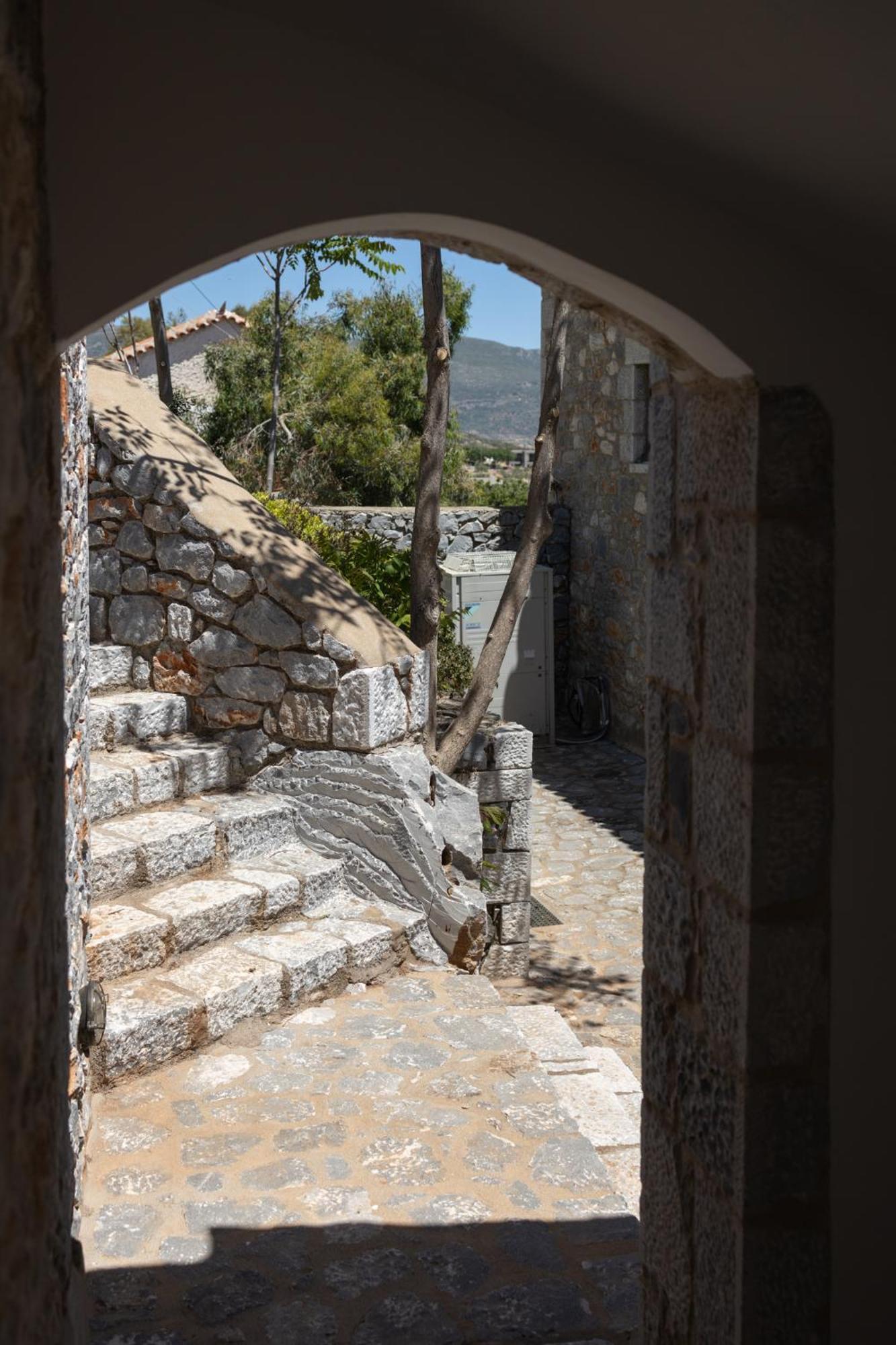 Petritis Guesthouse Oitylo Exterior photo